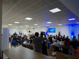Foxconn_Stars_2024.00_01_45_22.Still001_original